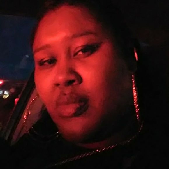 Meet your Posher, Naomi - Picture 1 of 1